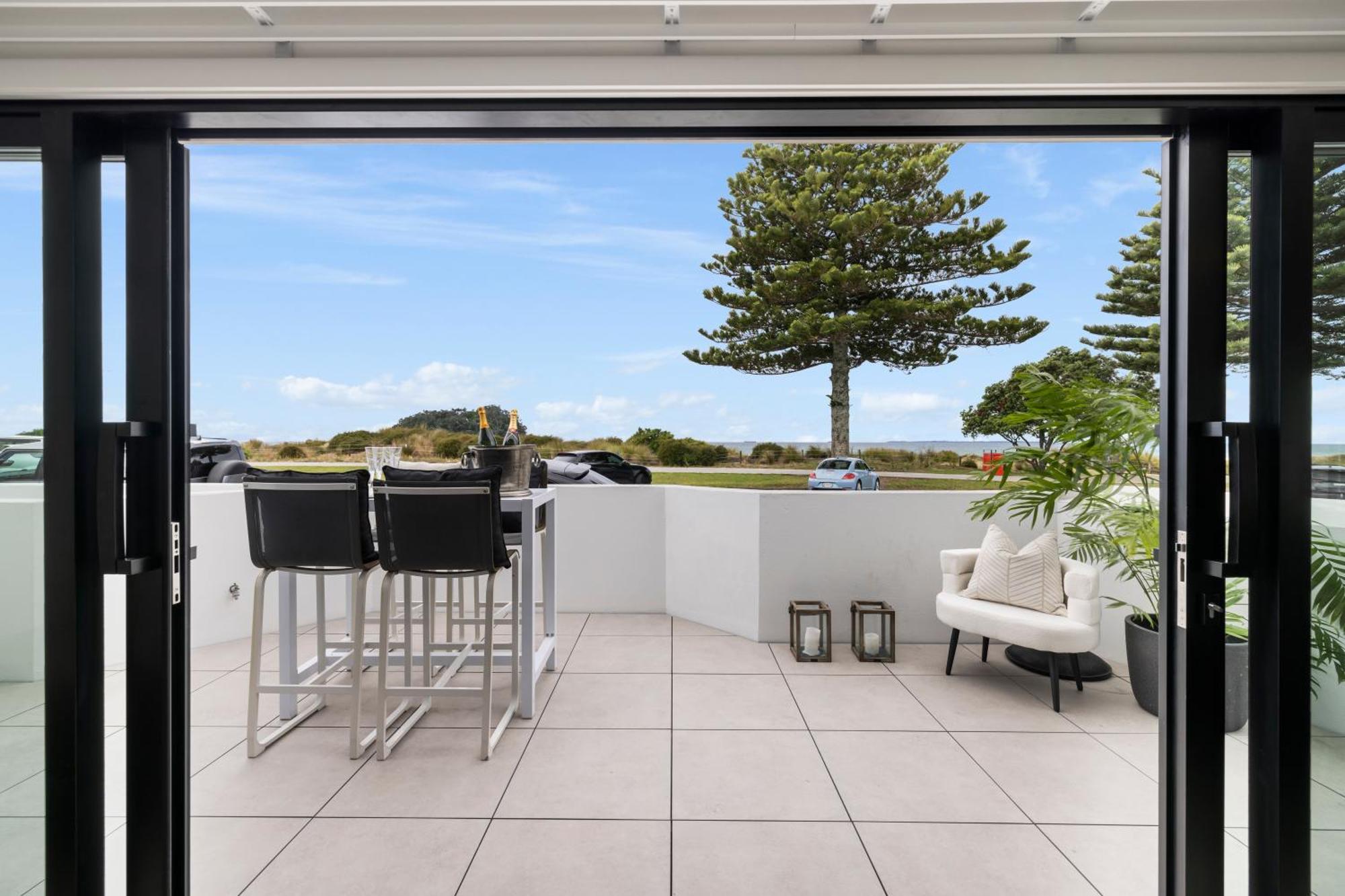 Belle Mer Beachfront Apartments - Self Serviced マウント・マウンガヌイ エクステリア 写真