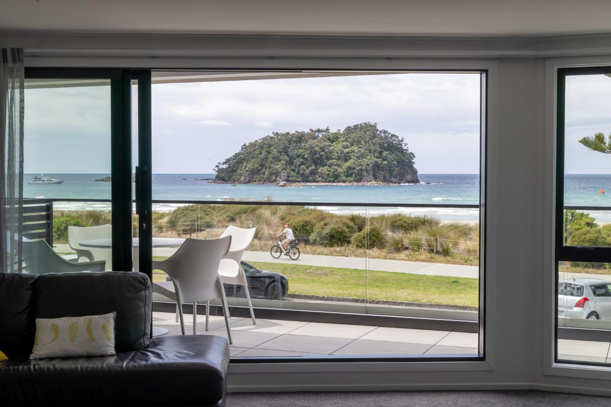 Belle Mer Beachfront Apartments - Self Serviced マウント・マウンガヌイ エクステリア 写真